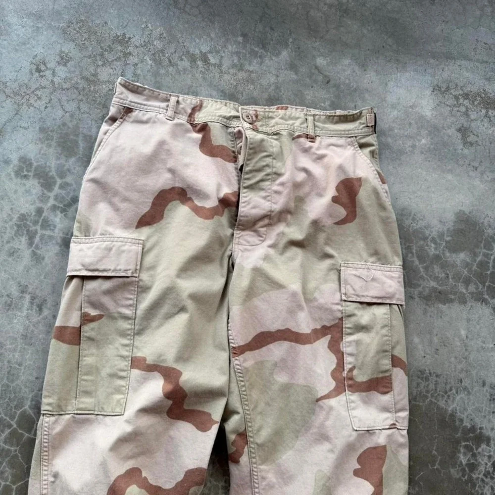 Vintage 90's military desert camo button fly heavy cotton baggy Cargo pants